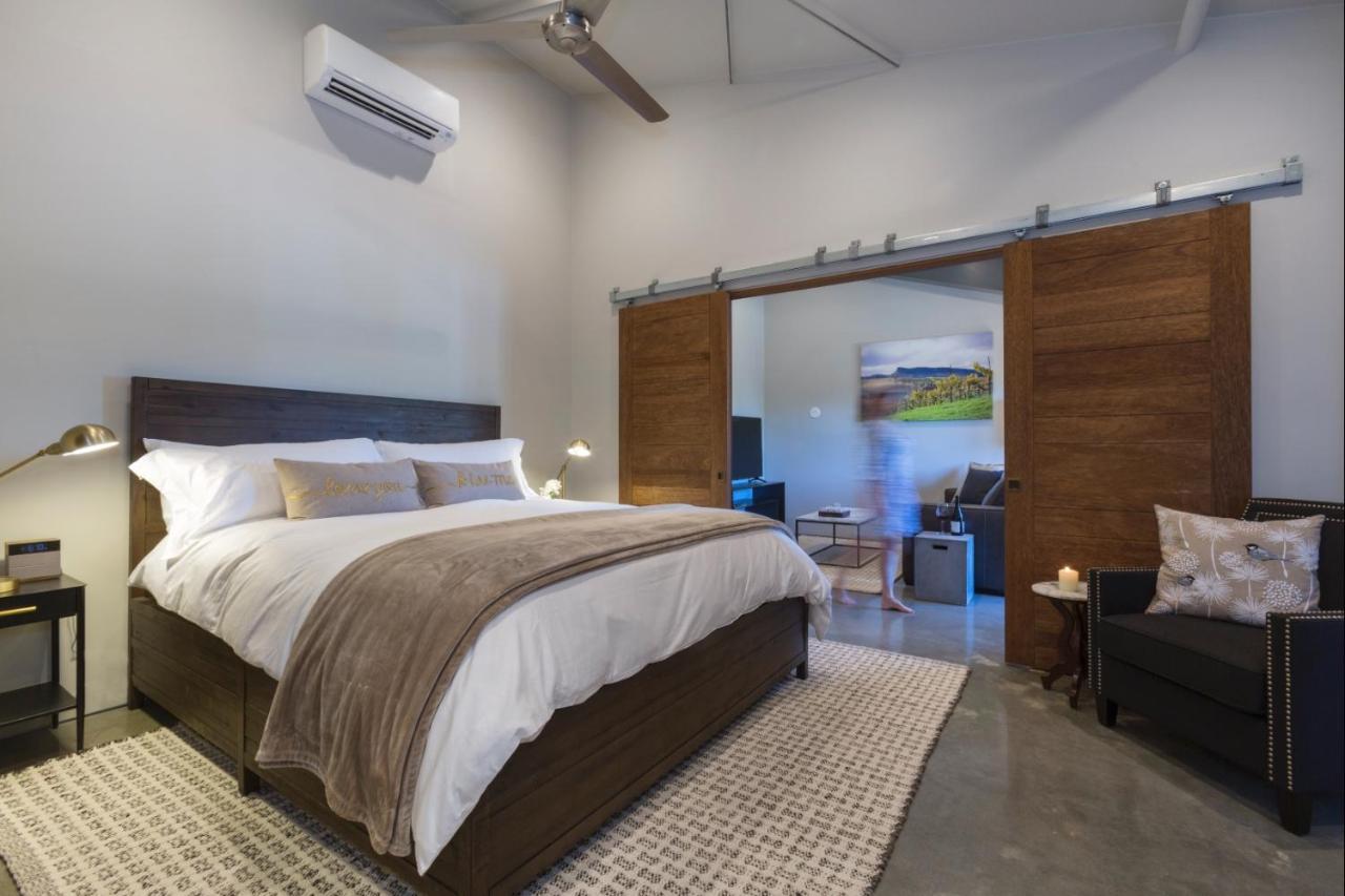 Bed And Barrel At Stonehouse Cellars Clearlake Oaks Exterior foto
