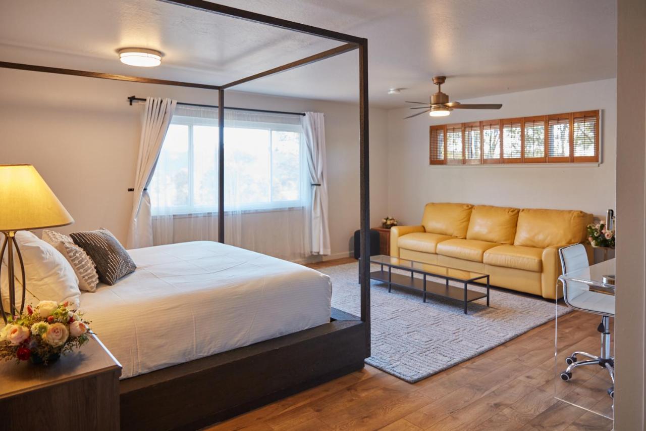 Bed And Barrel At Stonehouse Cellars Clearlake Oaks Exterior foto