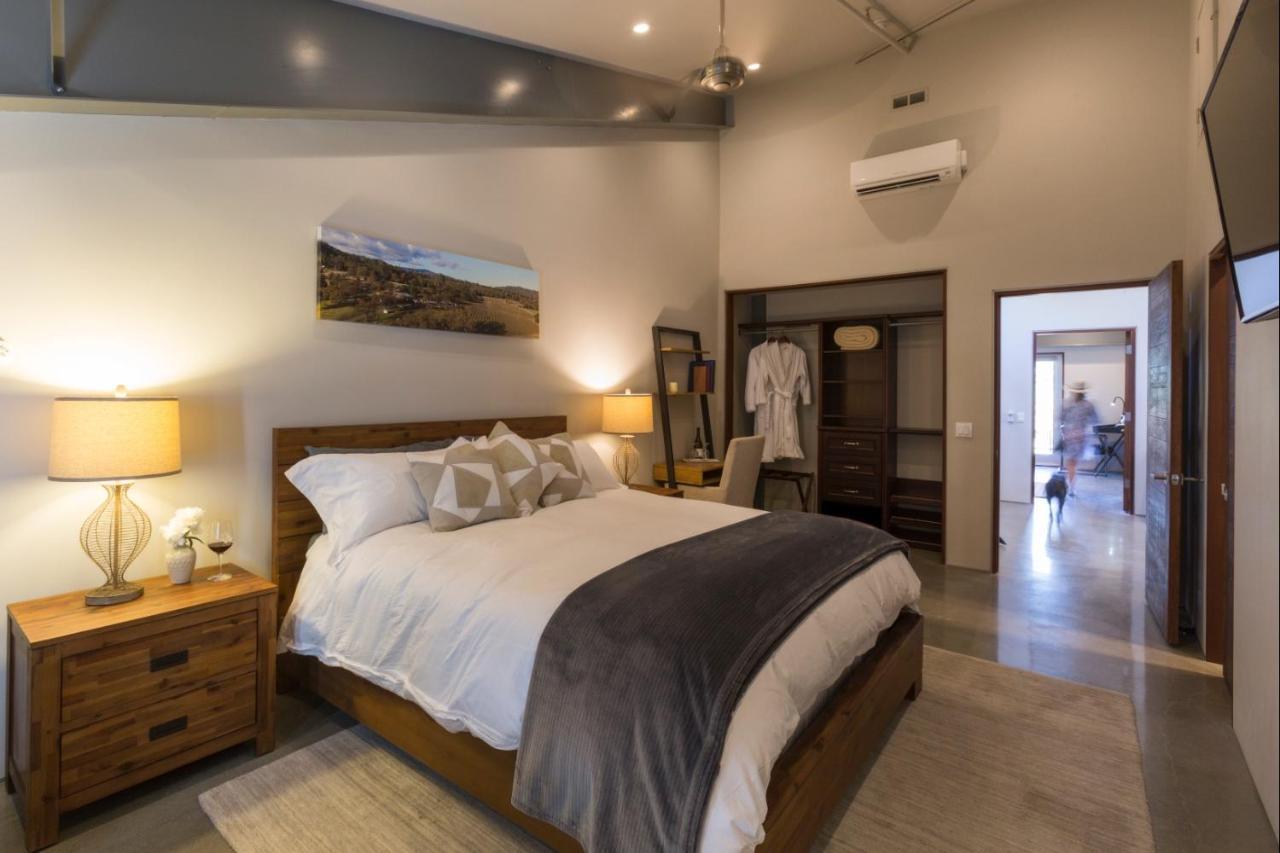 Bed And Barrel At Stonehouse Cellars Clearlake Oaks Exterior foto