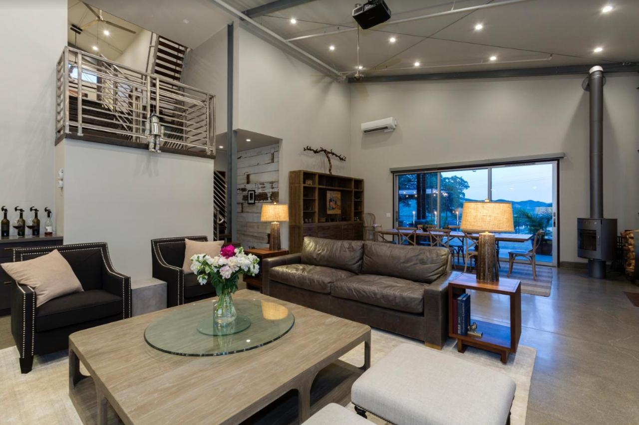 Bed And Barrel At Stonehouse Cellars Clearlake Oaks Exterior foto
