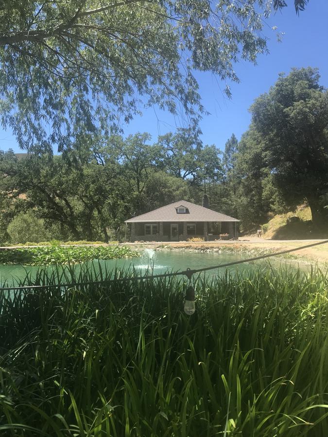 Bed And Barrel At Stonehouse Cellars Clearlake Oaks Exterior foto