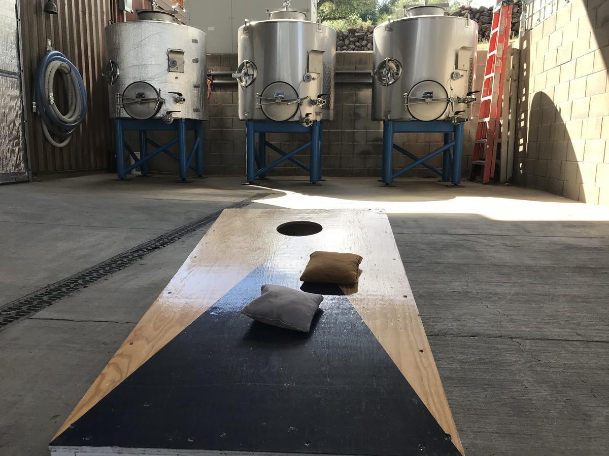 Bed And Barrel At Stonehouse Cellars Clearlake Oaks Exterior foto